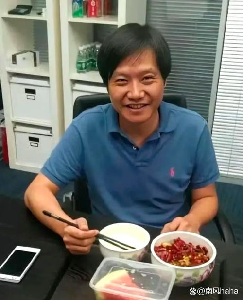 新澳门2025今晚开什么和雷军晒童年照与雷军晒童年照片图片