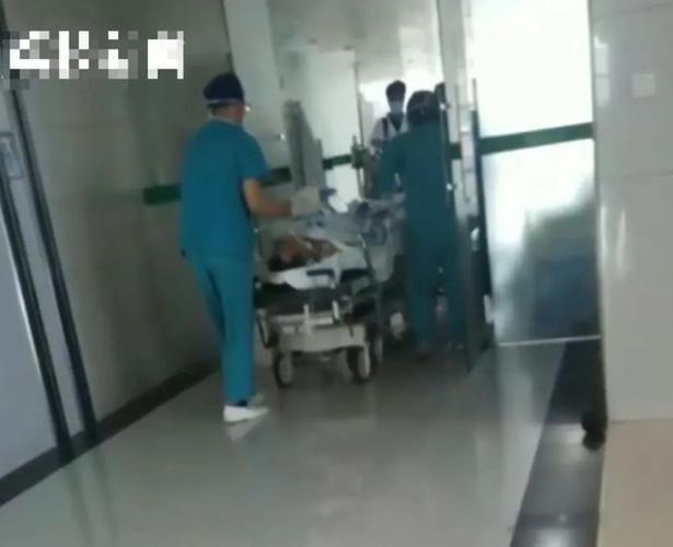 今天澳门晚9点35开特和吃剩菜后被送医抢救与吃剩菜住进icu